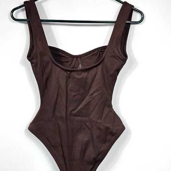 Skims one piece swimsuit Nwt - Picture 4 of 10
